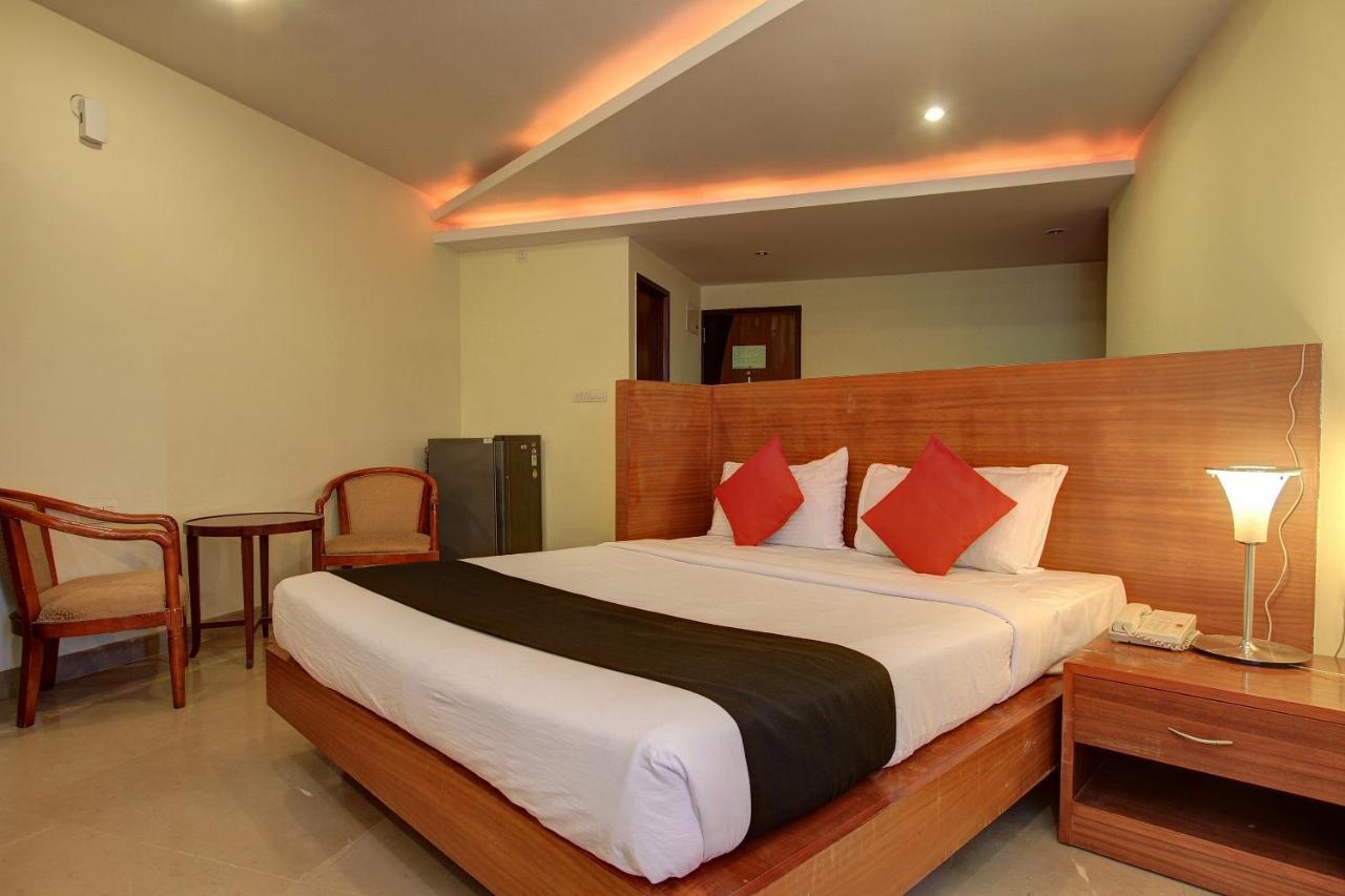 Capital O 80566 Hotel Mayank Bilāspur المظهر الخارجي الصورة